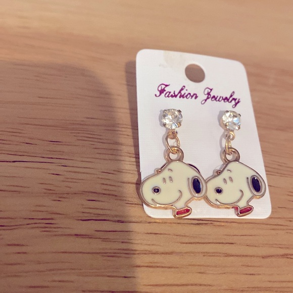 Snoopy Earrings - Picture 1 of 3